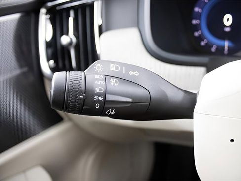 Certified 2025 Volvo S90 B6 Ultra image 9