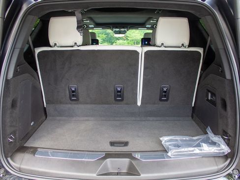 Used 2025 Cadillac Escalade V AWD/4WD image 26