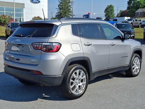 Used 2023 Jeep Compass Latitude AWD/4WD image 6
