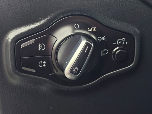 Used 2016 Audi Q5 2.0T Premium Plus w/ Technology Package image 27