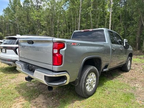 Used 2024 Chevrolet Silverado 2500 LTZ w/ LTZ Convenience Package AWD/4WD image 11