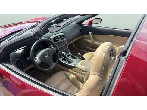Used 2007 Chevrolet Corvette Coupe w/ Preferred Equipment Group RWD image 16