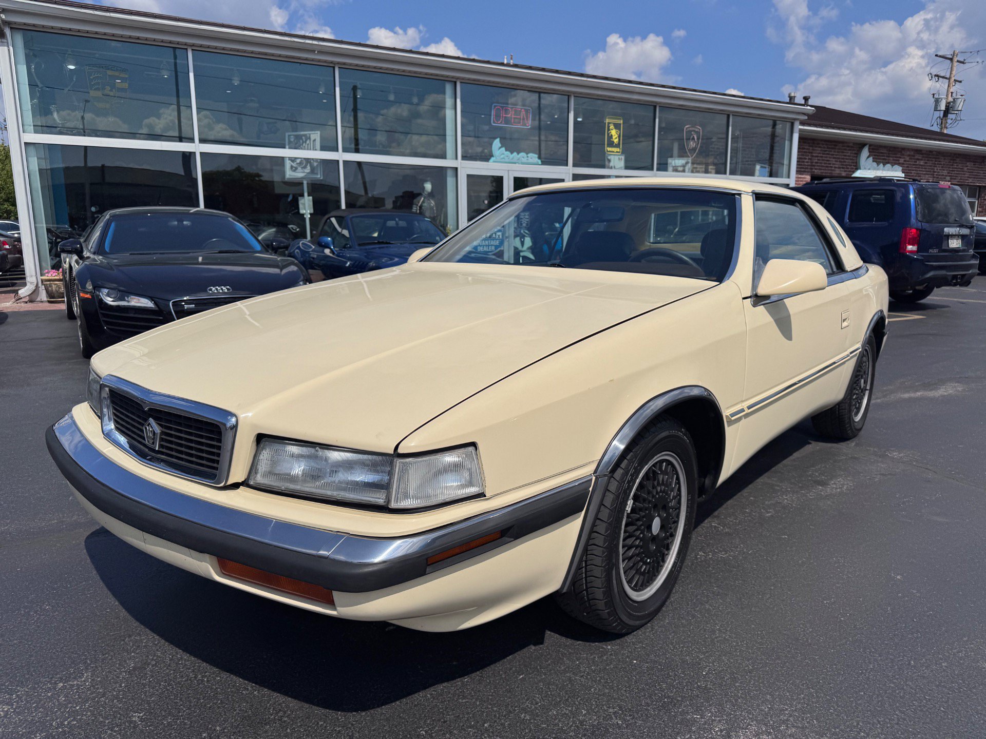 Used 1990 Chrysler TC by Maserati FWD image 1