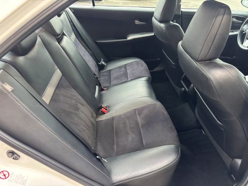 Used 2012 Toyota Camry SE image 12