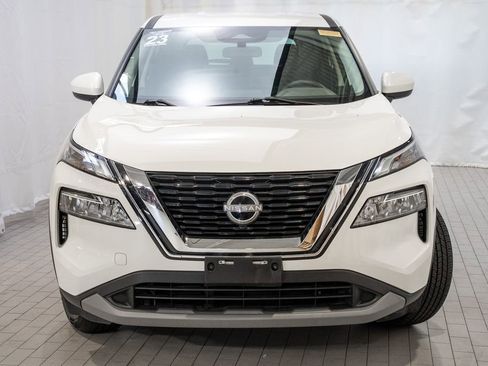 Used 2023 Nissan Rogue SV image 3