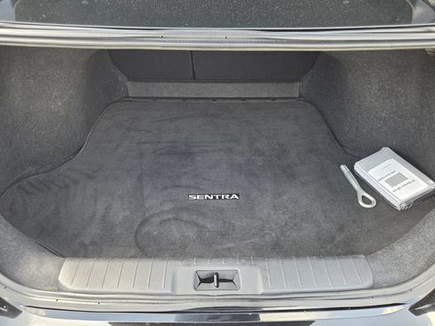 Used 2025 Nissan Sentra SR w/ Midnight Edition FWD image 28