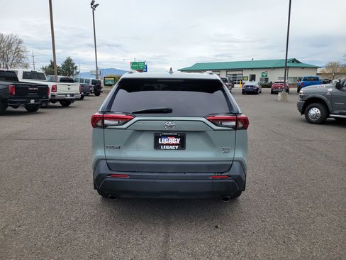 Used 2019 Toyota RAV4 XLE w/ Convenience Package image 4