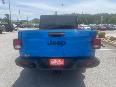Used 2022 Jeep Gladiator Sport AWD/4WD image 8