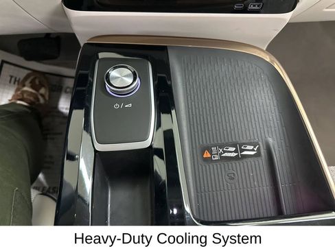 Used 2025 Buick Enclave Avenir w/ Super Cruise Package image 44