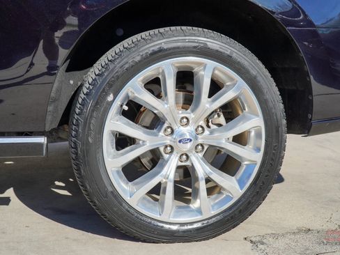 Used 2019 Ford Expedition Platinum image 10