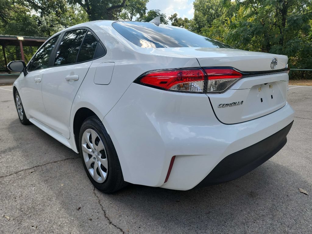 Used 2023 Toyota Corolla LE FWD image 5
