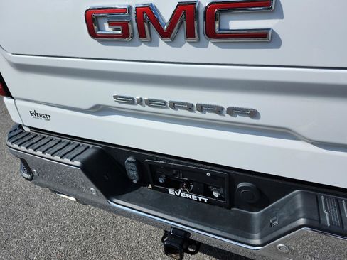 Certified 2022 GMC Sierra 1500 SLT image 4