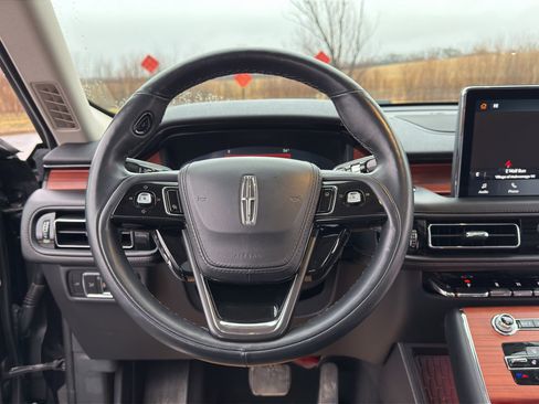 Used 2024 Lincoln Aviator Reserve AWD/4WD image 30