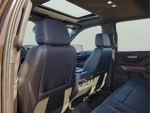 Used 2020 Chevrolet Silverado 1500 High Country w/ Technology Package image 12