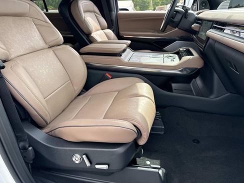 New 2026 Lincoln Navigator L Black Label AWD/4WD image 9