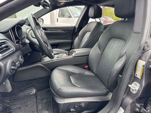 Used 2018 Maserati Ghibli Base image 5