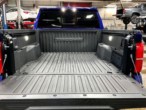 Certified 2025 Toyota Tacoma Limited image 30