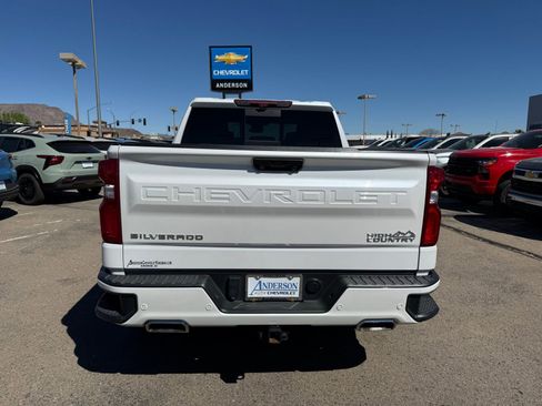 Used 2023 Chevrolet Silverado 1500 High Country w/ Technology Package image 10
