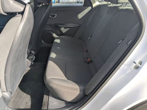 Used 2025 Kia K4 LXS image 21