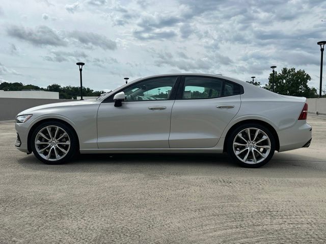 Used 2020 Volvo S60 T5 Momentum FWD image 4