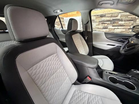 Used 2018 Chevrolet Equinox LS AWD/4WD image 31