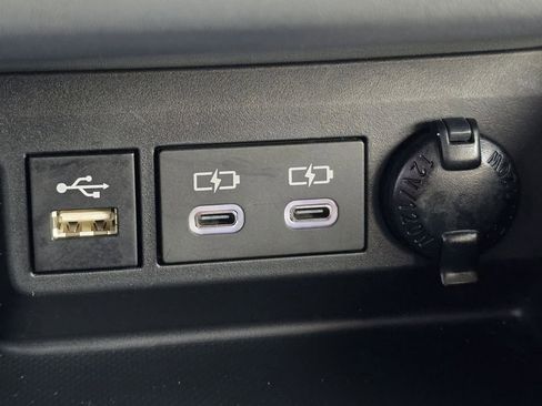 Certified 2025 Toyota Highlander XLE image 12