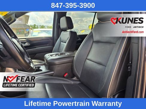 Used 2024 Chevrolet Suburban Premier AWD/4WD image 18