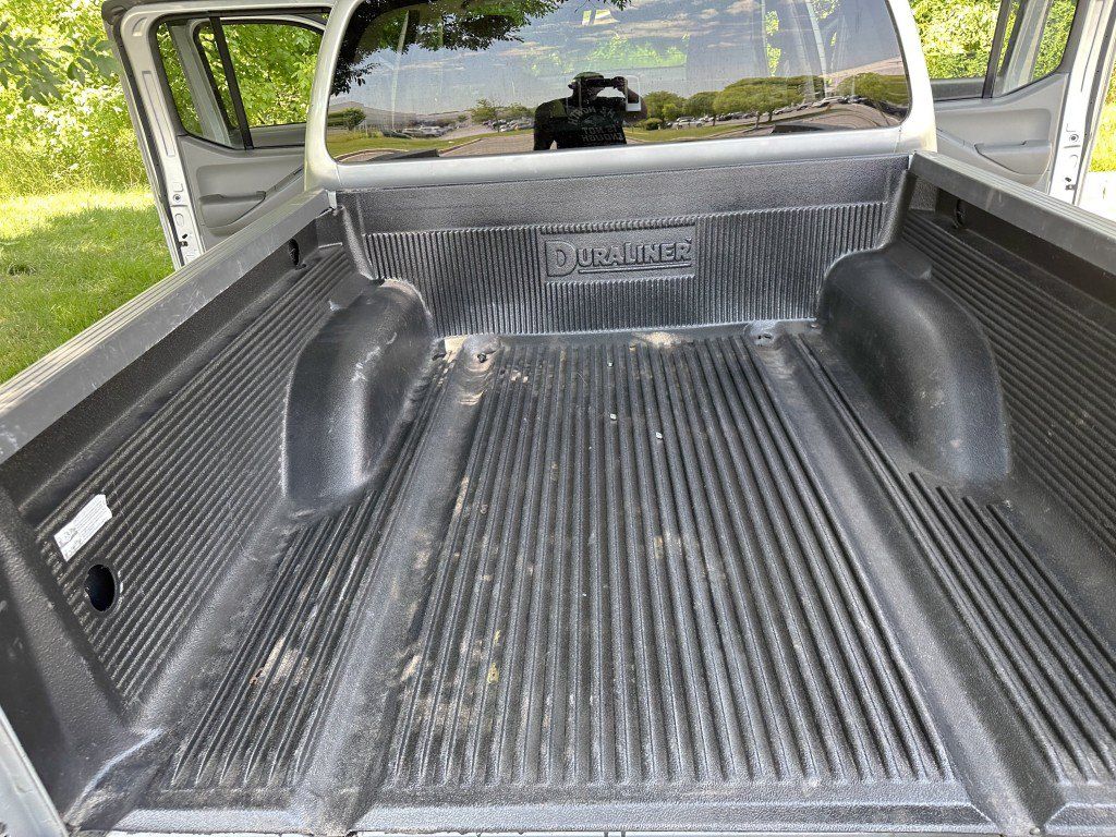 Used 2013 Nissan Frontier SV AWD/4WD image 25