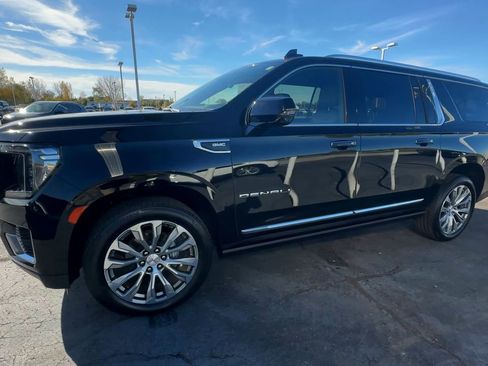 Certified 2022 GMC Yukon XL Denali image 4