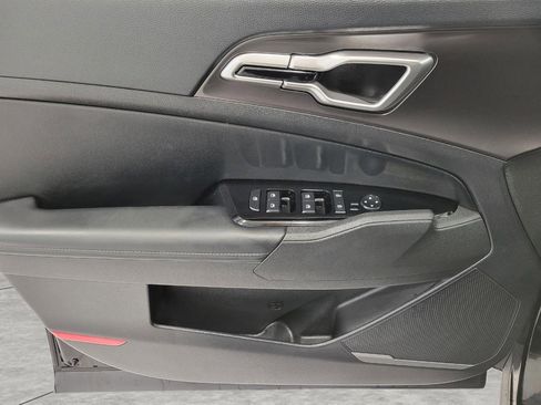 Used 2025 Kia Sportage EX image 25