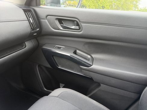 Certified 2025 Nissan Pathfinder SV FWD image 31
