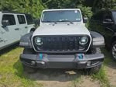 Used 2024 Jeep Wrangler Unlimited AWD/4WD image 7