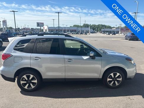 Used 2017 Subaru Forester 2.5i Premium w/ All-Weather Package AWD/4WD image 3