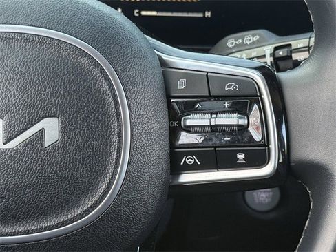 Used 2024 Kia Sorento S image 14