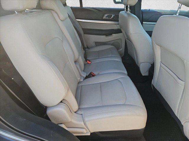Used 2018 Ford Explorer XLT w/ Equipment Group 202A FWD image 22