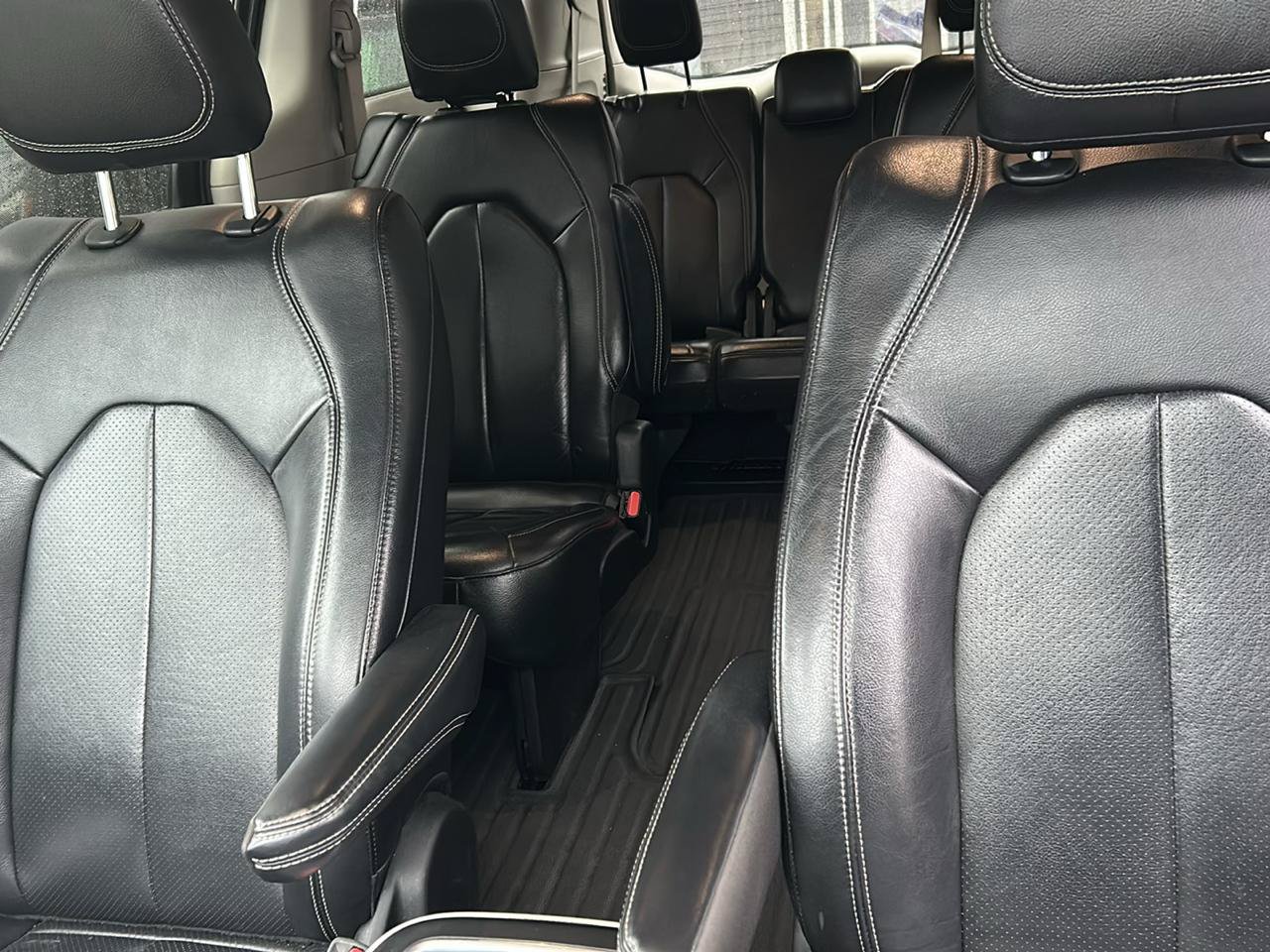 Used 2022 Chrysler Pacifica Touring-L FWD image 20