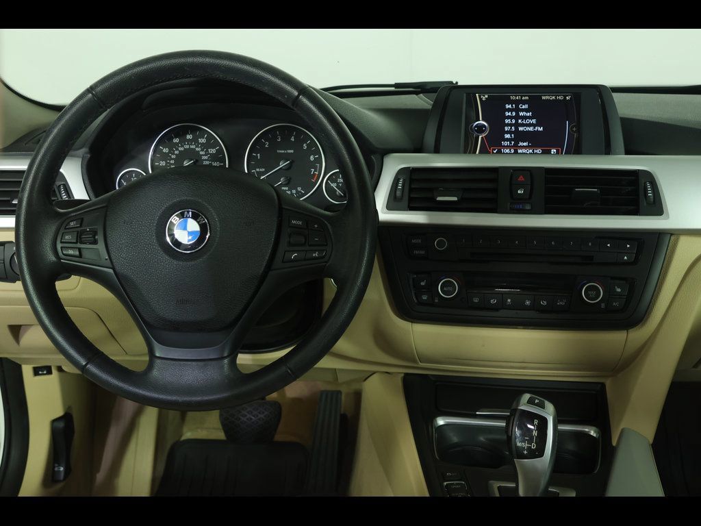 Used 2013 BMW 328i xDrive Sedan AWD/4WD image 3