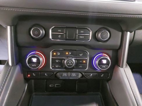 Used 2022 Chevrolet Tahoe LT w/ Luxury Package image 23