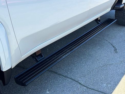 Used 2022 GMC Sierra 2500 Denali w/ Denali Ultimate Package image 14