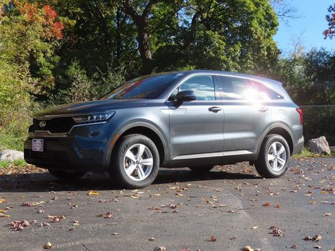 Used 2021 Kia Sorento LX image 19