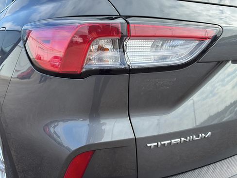 Used 2021 Ford Escape Titanium w/ Titanium Elite Package FWD image 10