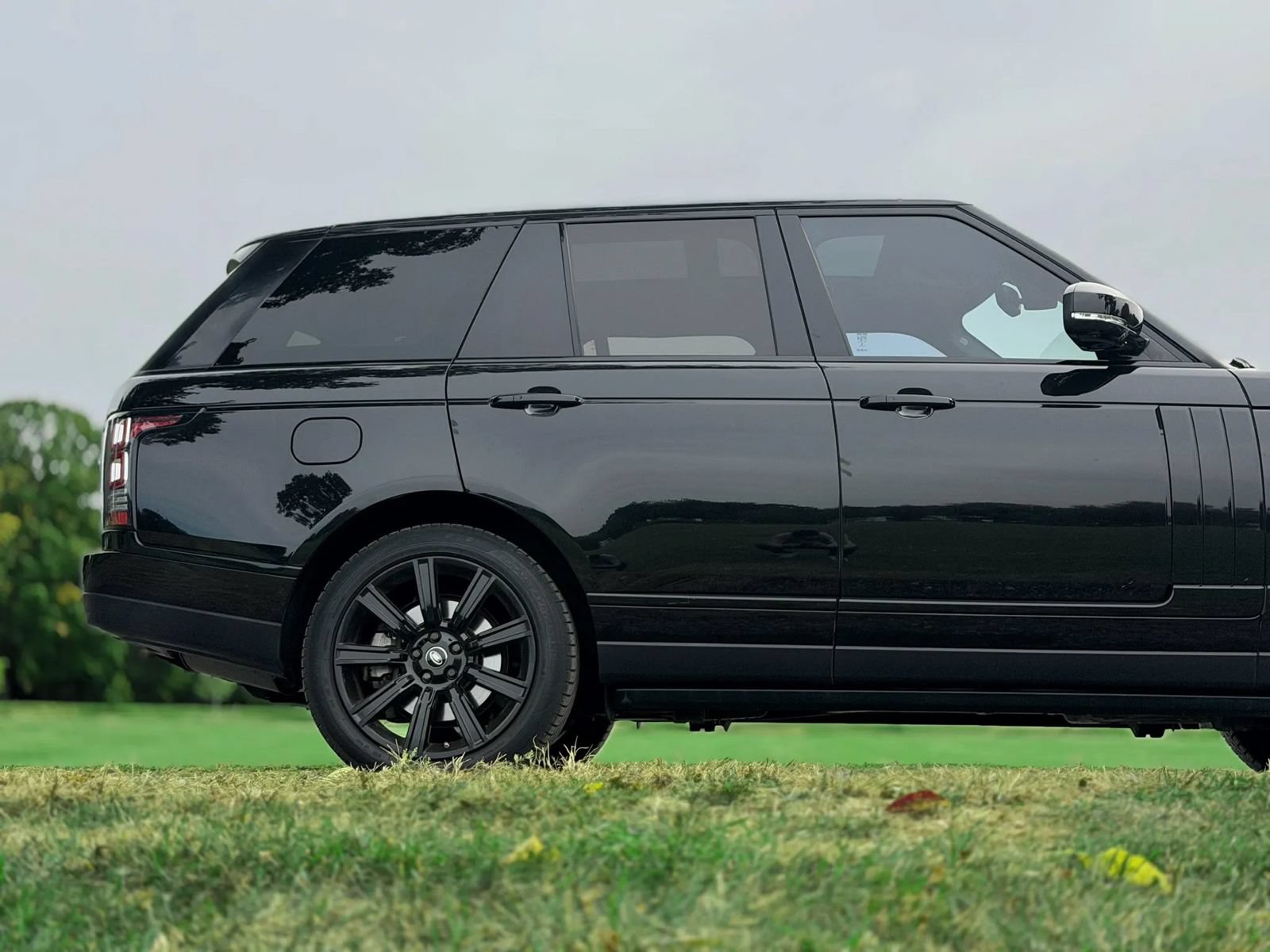 Used 2015 Land Rover Range Rover HSE AWD/4WD image 11