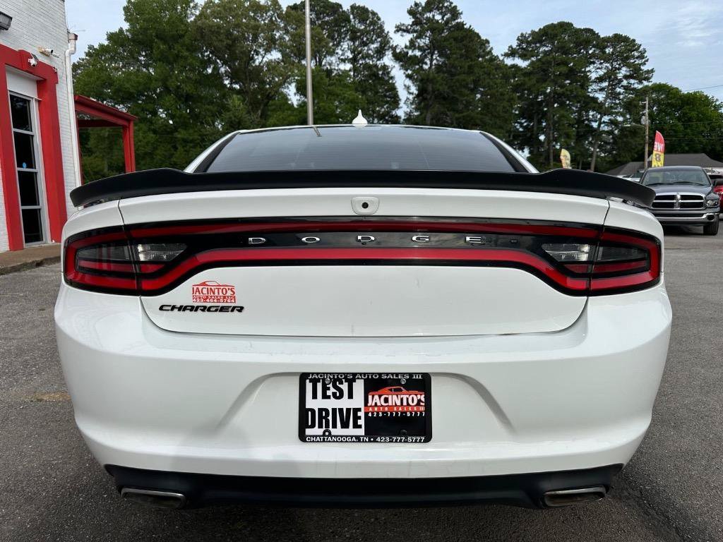 Used 2016 Dodge Charger SXT w/ Blacktop Package RWD image 5