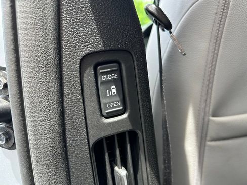 Used 2021 Honda Odyssey EX-L image 32