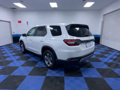 Certified 2024 Honda Pilot EX-L image 6