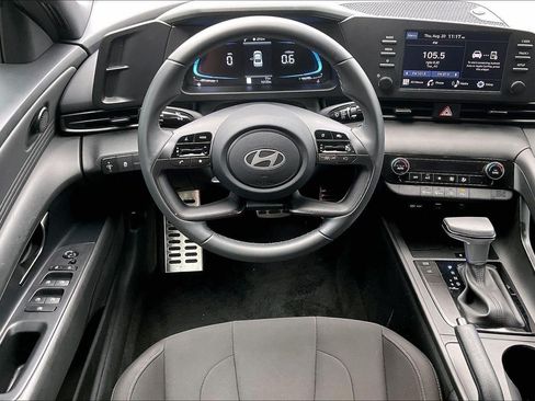 Used 2026 Hyundai Elantra Sport FWD image 5