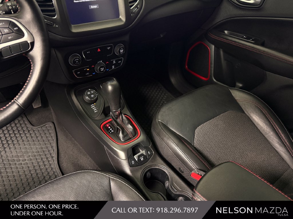 Used 2020 Jeep Compass Trailhawk AWD/4WD image 29