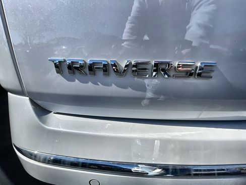 Used 2023 Chevrolet Traverse Premier image 31