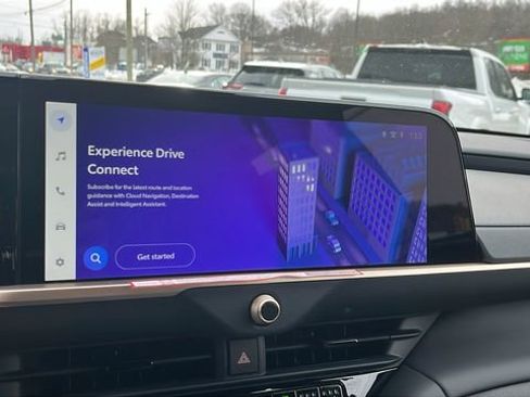 New 2025 Toyota Crown Signia image 12