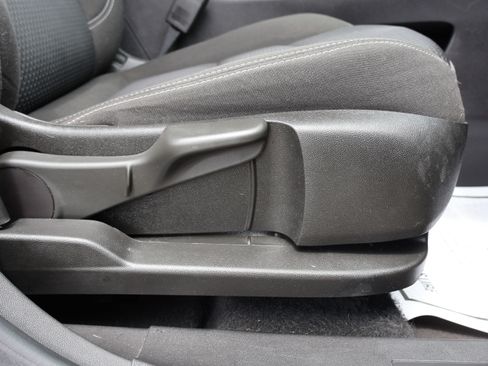 Used 2022 GMC Terrain SLE w/ Driver Convenience Package FWD image 10